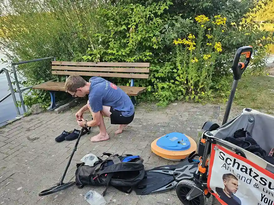 Ausrüstung: Metalldetektor, Pinpointer, Boje, Scoop